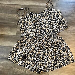 Floral Black and White Shorts and Top size 2X